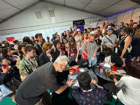 アヌシー国際アニメーション映画祭2025のクロージングパーティの様子