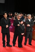 左から北村一輝、三池崇史、三浦綺羅、小林薫
