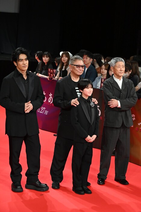 左から北村一輝、三池崇史、三浦綺羅、小林薫