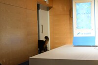 コーナーの終了を悟り、促される前に自ら退場するボナ