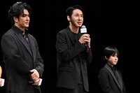 左から北村一輝、大倉孝二、三浦綺羅