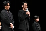 左から北村一輝、大倉孝二、三浦綺羅