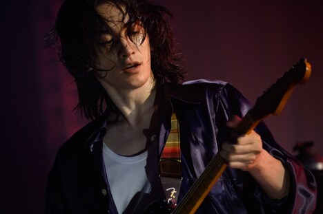 Netflixシリーズ「グラスハート」より、町田啓太演じる高岡尚