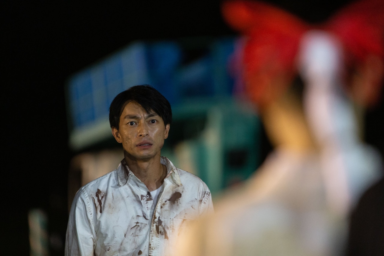 遠藤雄弥主演「男神」の場面写真解禁、ショベルカーを操縦する岩橋玄樹の姿も