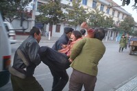 「盲山」場面写真