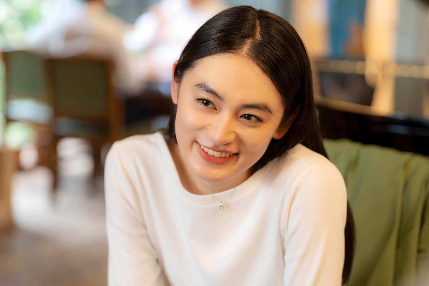 「富士山と、コーヒーと、しあわせの数式」より、大石紗季役の八木莉可子