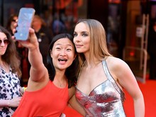 「28年後...」ワールドプレミアより、ジョディ・カマー（右）