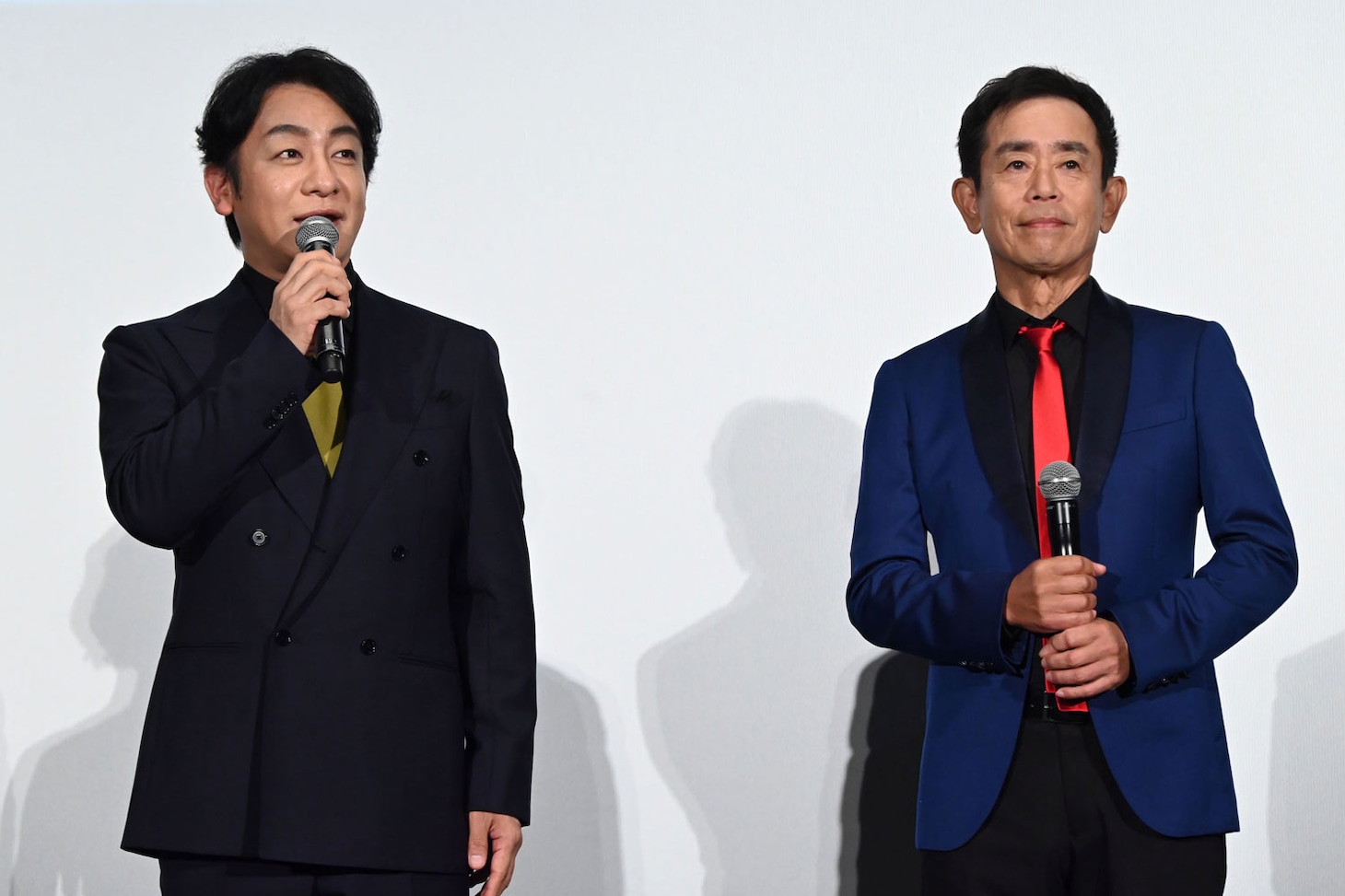 左から片岡愛之助、栗田貫一