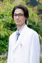 永井玄也を演じる根岸拓哉