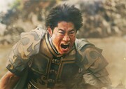 「キングダム 大将軍の帰還」より、平山祐介演じる蒙武