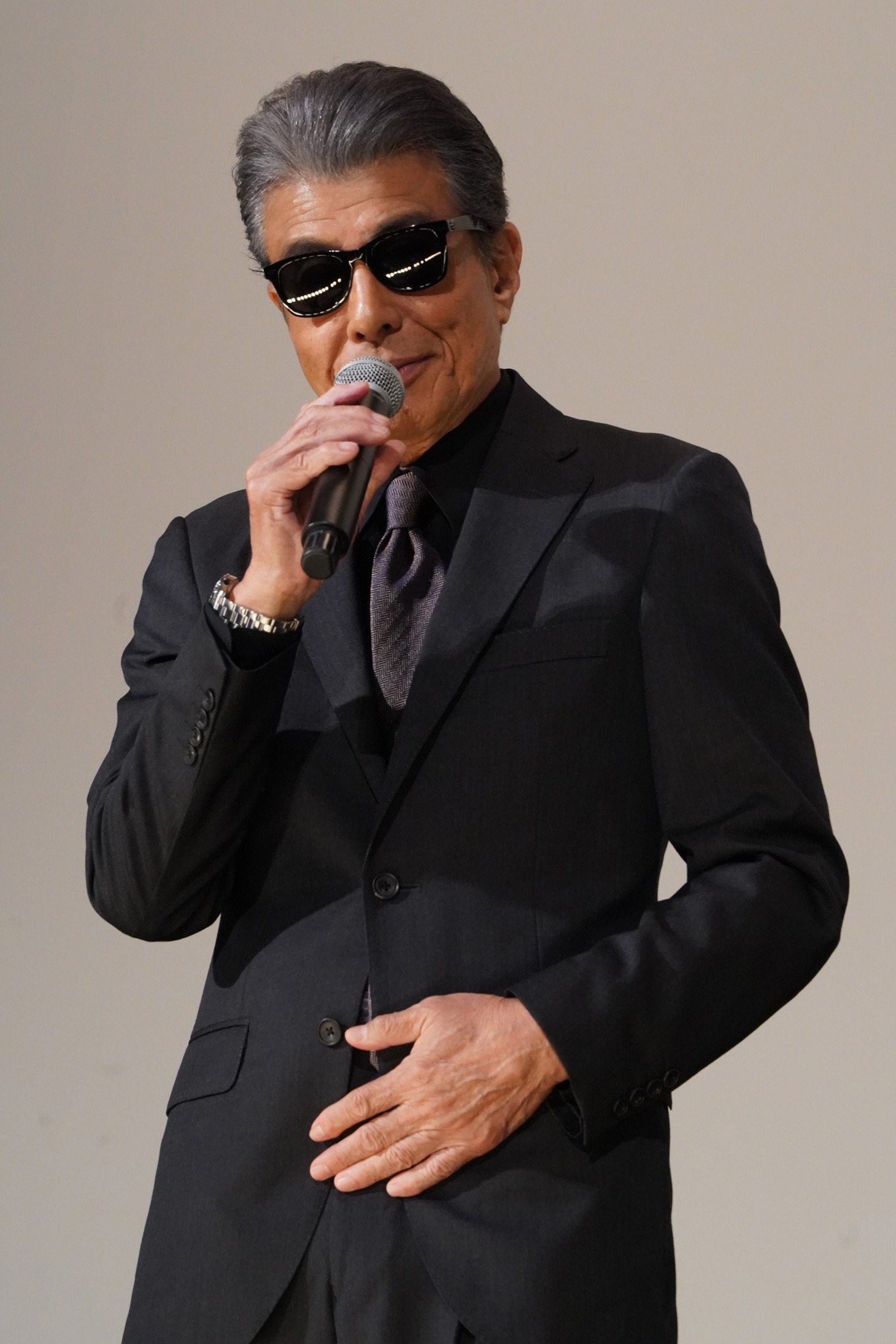 舘ひろし