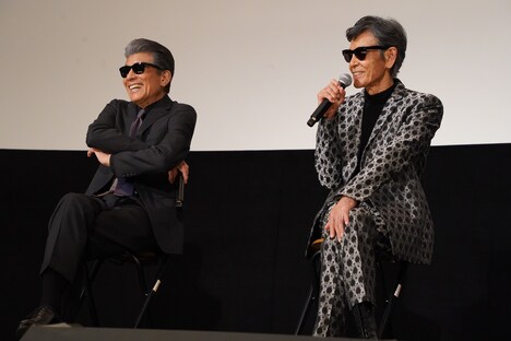 左から舘ひろし、柴田恭兵