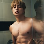 白濱亜嵐が鍛え上げた体を披露 筋肉のため鶏肉を仕込んで食べて、また仕込んで