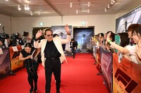 レッドカーペットに登場した堀内賢雄