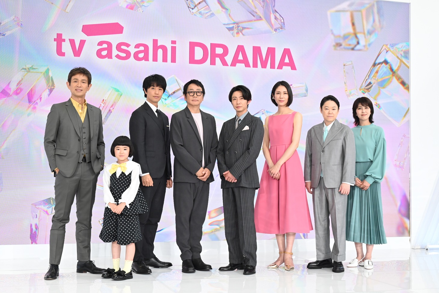 テレビ朝日の合同記者会見「tv asahi DRAMA FES 2025 Summer」の様子。左から江口洋介、永尾柚乃、斎藤工、大森南朋、相葉雅紀、松下奈緒、阿部サダヲ、松たか子