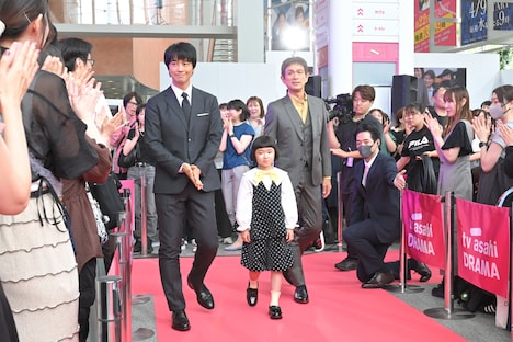 ドラマ「誘拐の日」キャスト陣の入場の様子