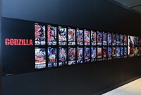 8階に掲示されている「ゴジラ」シリーズのポスタービジュアル