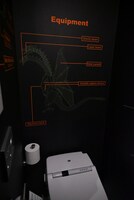 「ゴジラVSキングギドラルーム」のトイレ