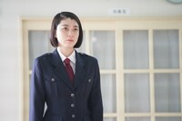 連続ドラマW-30「塀の中の美容室」より、成海璃子演じる加川美沙