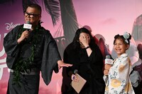 「ジャンバのグッズが全然ない」とぼやく長谷川忍（左）に対し、「私がディズニーに頼んでおきます」とおちゃめに伝えるマイア・ケアロハ（右）