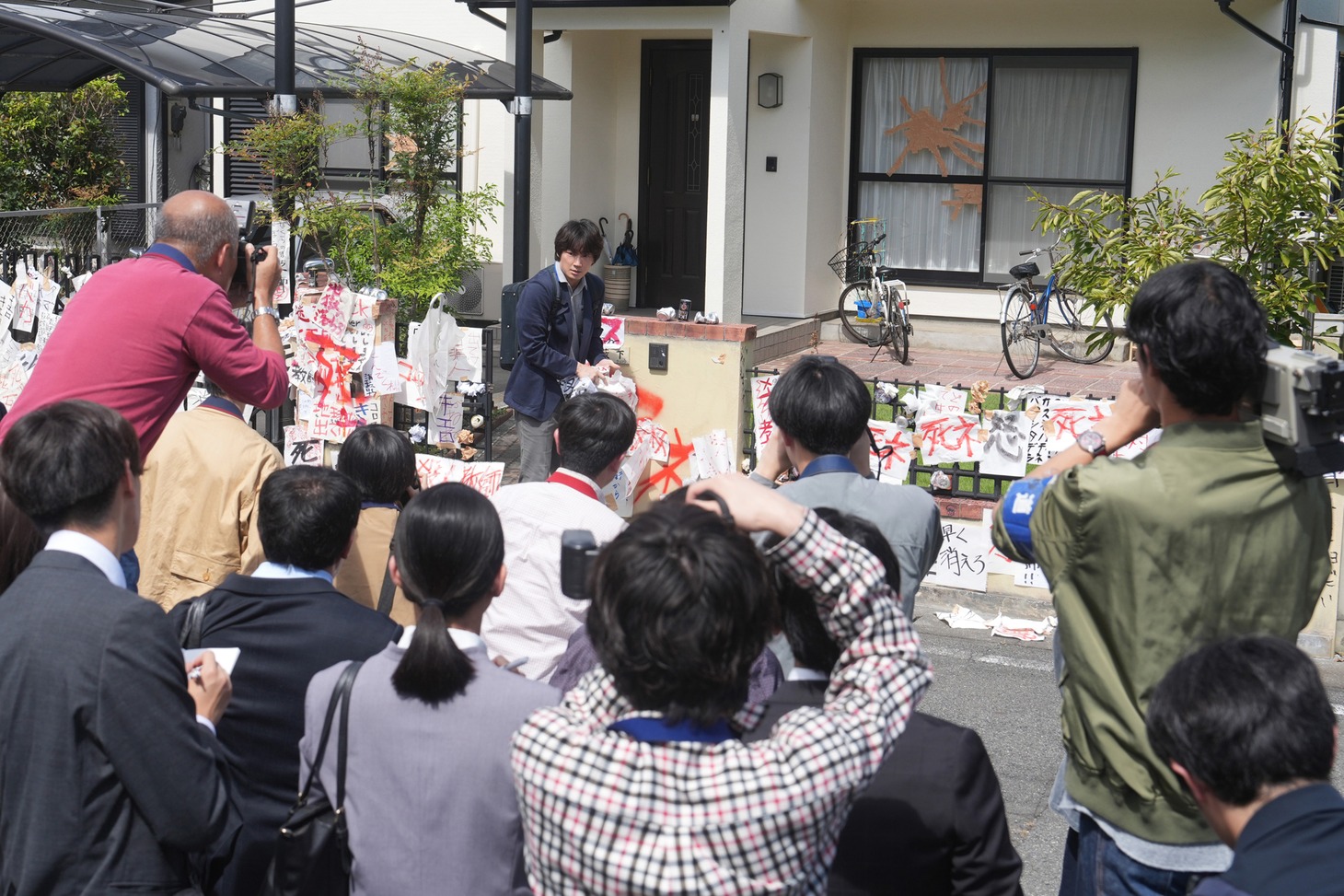 「でっちあげ ～殺人教師と呼ばれた男」新場面写真