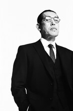 柴野栗山役の嶋田久作