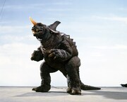 「ゴジラ・モスラ・キングギドラ／大怪獣総攻撃」の撮影で使われた、バラゴン（2001）のスーツ