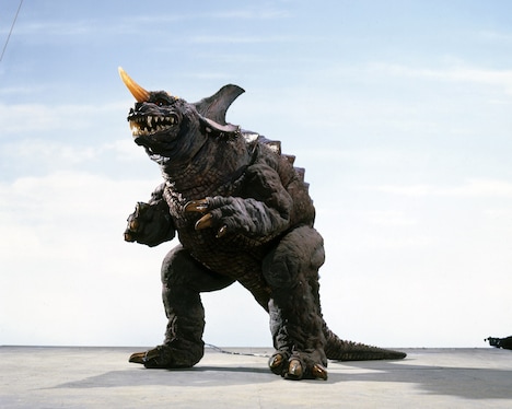 「ゴジラ・モスラ・キングギドラ／大怪獣総攻撃」の撮影で使われた、バラゴン（2001）のスーツ
