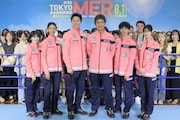 「劇場版 TOKYO MER～走る緊急救命室～南海ミッション」キックオフイベントの様子。左から宮澤エマ、菜々緒、鈴木亮平、江口洋介、高杉真宙、生見愛瑠