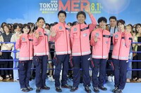 左から宮澤エマ、菜々緒、鈴木亮平、江口洋介、高杉真宙、生見愛瑠