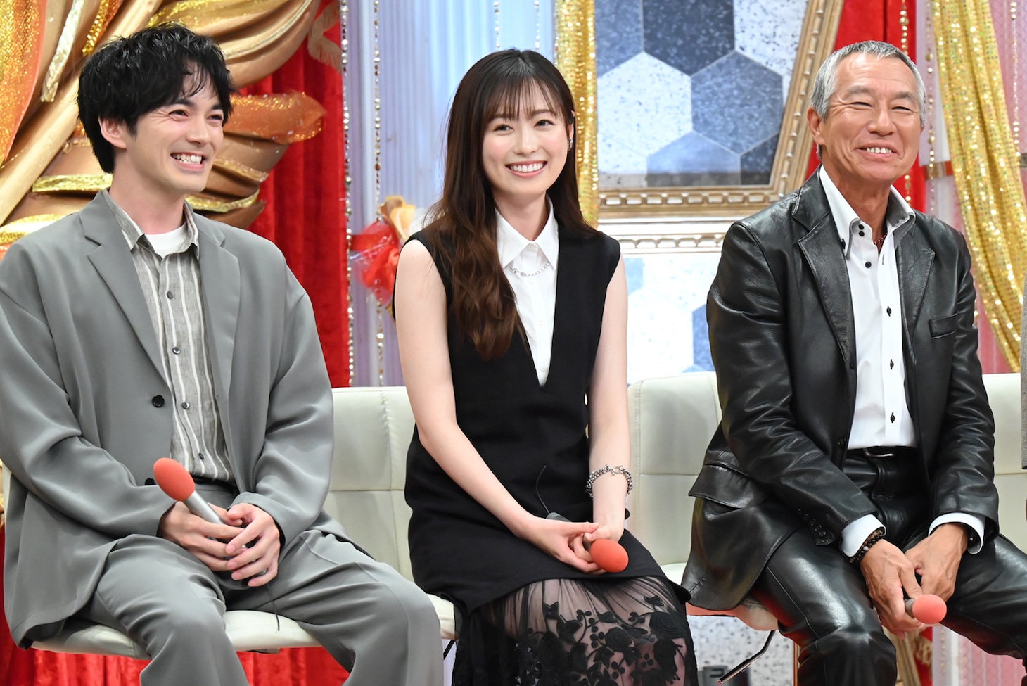 イベント「フジテレビドラマライブ2025・夏」の様子。左からドラマ「明日はもっと、いい日になる」のキャストである林遣都、福原遥、柳葉敏郎