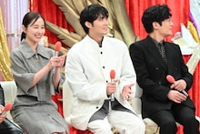 左からドラマ「僕達はまだその星の校則を知らない」キャストの堀田真由、磯村勇斗、稲垣吾郎