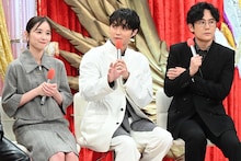 イベント「フジテレビドラマライブ2025・夏」の様子。左からドラマ「僕達はまだその星の校則を知らない」キャストの堀田真由、磯村勇斗、稲垣吾郎