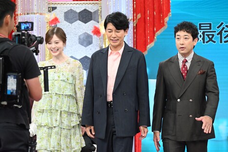 左からドラマ「最後の鑑定人」キャストの白石麻衣、藤木直人、迫田孝也