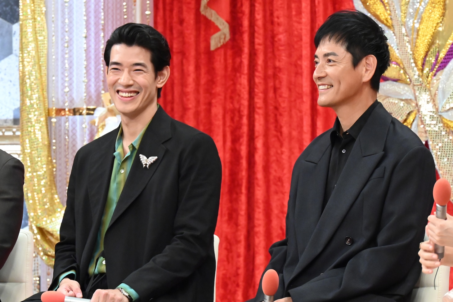 イベント「フジテレビドラマライブ2025・夏」の様子。左からドラマ「愛の、がっこう。」キャストの中島歩、沢村一樹