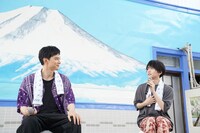 左から吉沢亮、板垣李光人