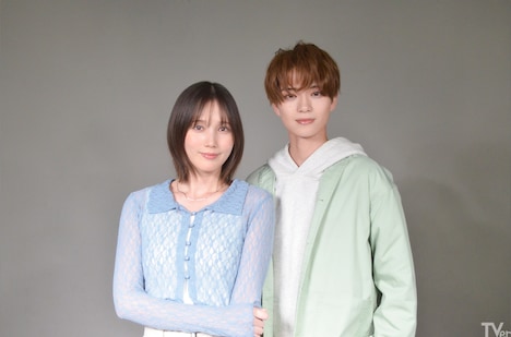 左から本田翼、岩瀬洋志