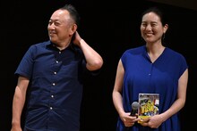 左から足立紳、足立晃子