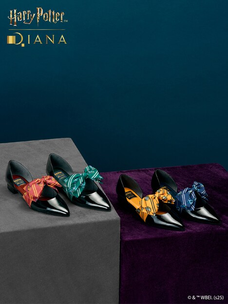 「ホグワーツ4寮」シリーズ リボンフラットパンプス(各税込1万8700円)