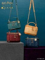 「ホグワーツ4寮」シリーズ バニティバッグ（各税込1万6500円）