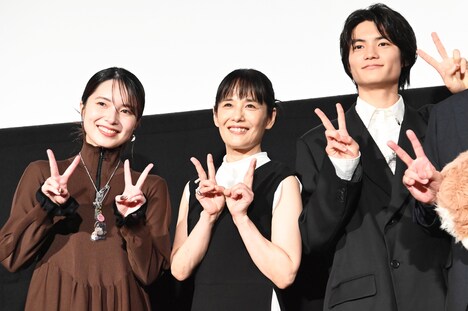 左から大原梓、富田靖子、城桧吏
