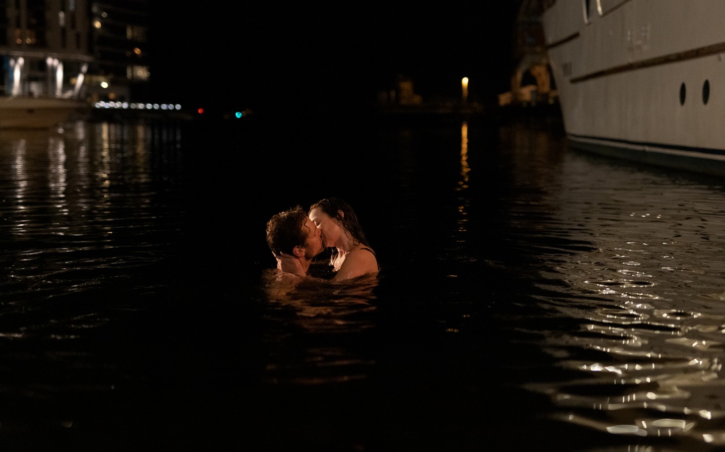 「LOVE」場面写真