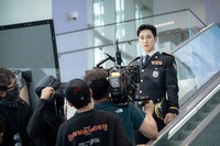 ドラマ「財閥 x 刑事」場面写真