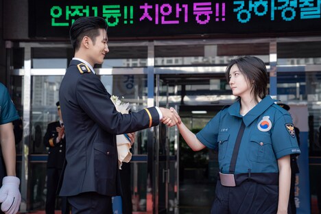 ドラマ「財閥 x 刑事」場面写真