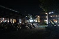 OPENAIR CINEMAによる無料映画上映会の様子