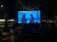 OPENAIR CINEMAによる無料映画上映会の様子