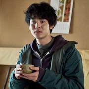 小林虎之介演じるボランティアの青年を捉えた「生きがい IKIGAI」場面写真