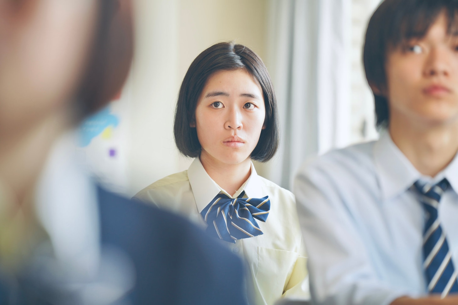 小林桃子演じる氷山麻那