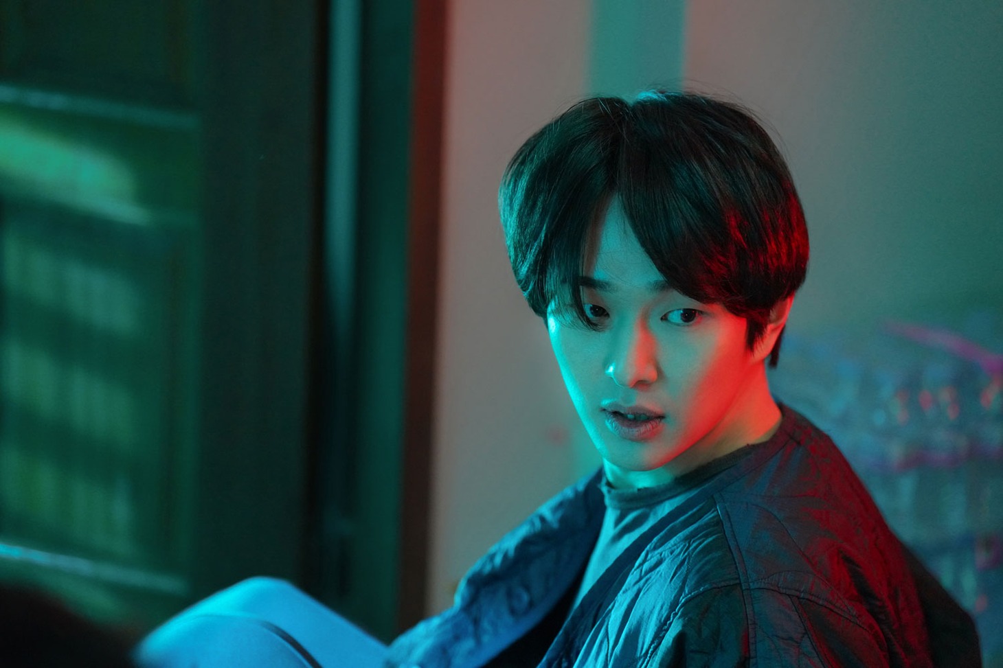 「4：44 ： Time of Fear」場面写真