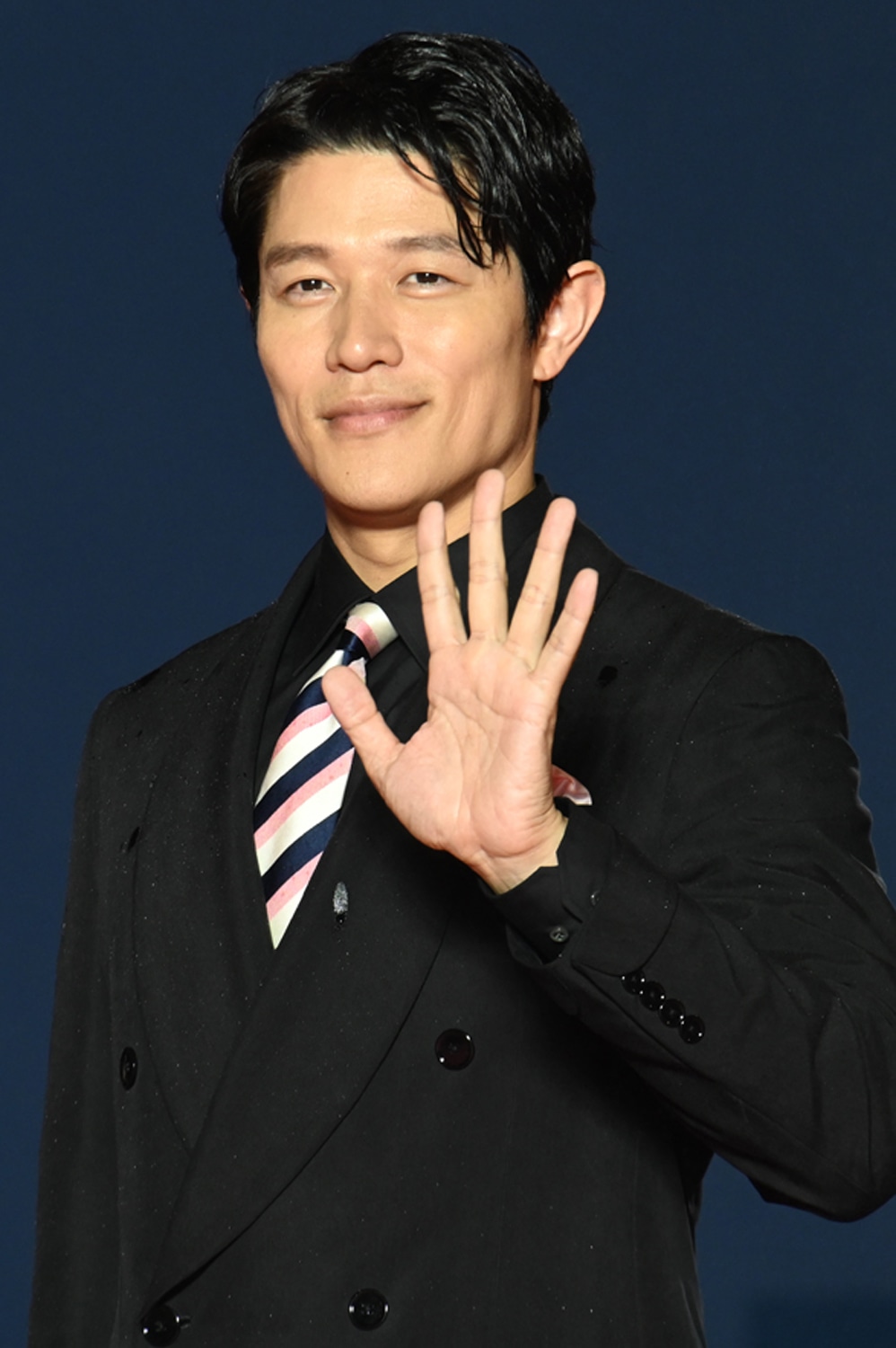 鈴木亮平
